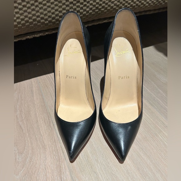 Worn a few times, in great condition. Original box and duster bags - Picture 4 of 6